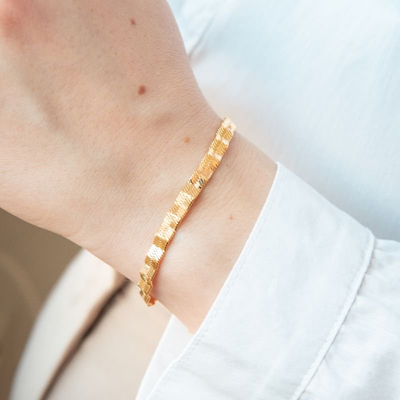 Pulseira rígida ondulada folheada a ouro 18k