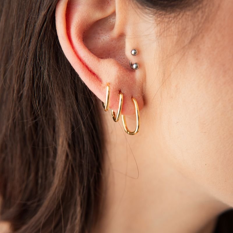 Trio de argolas retangulares folheado a ouro 18k