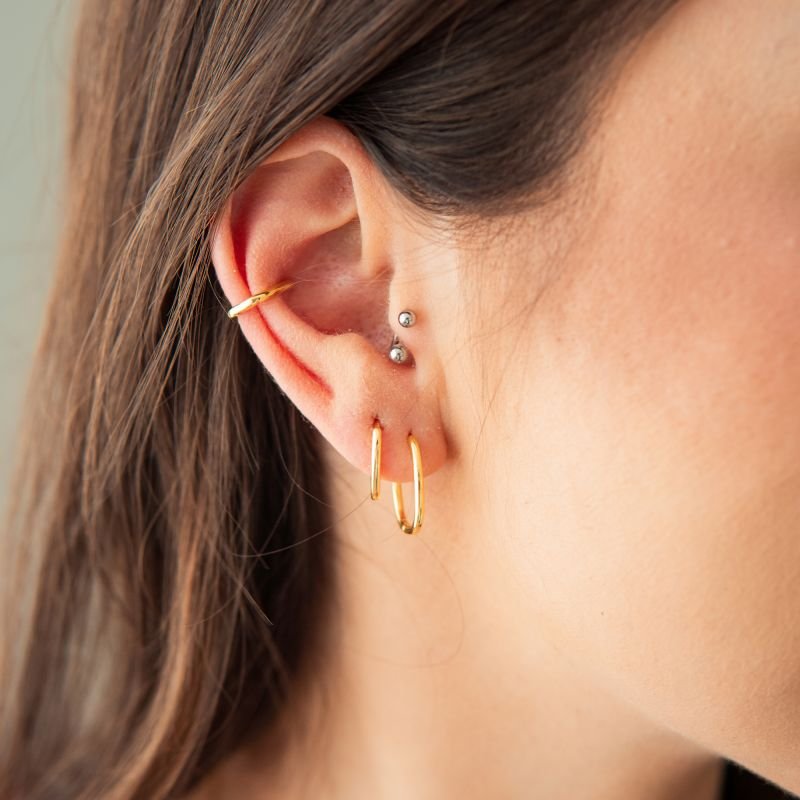 Trio de argolas retangulares folheado a ouro 18k